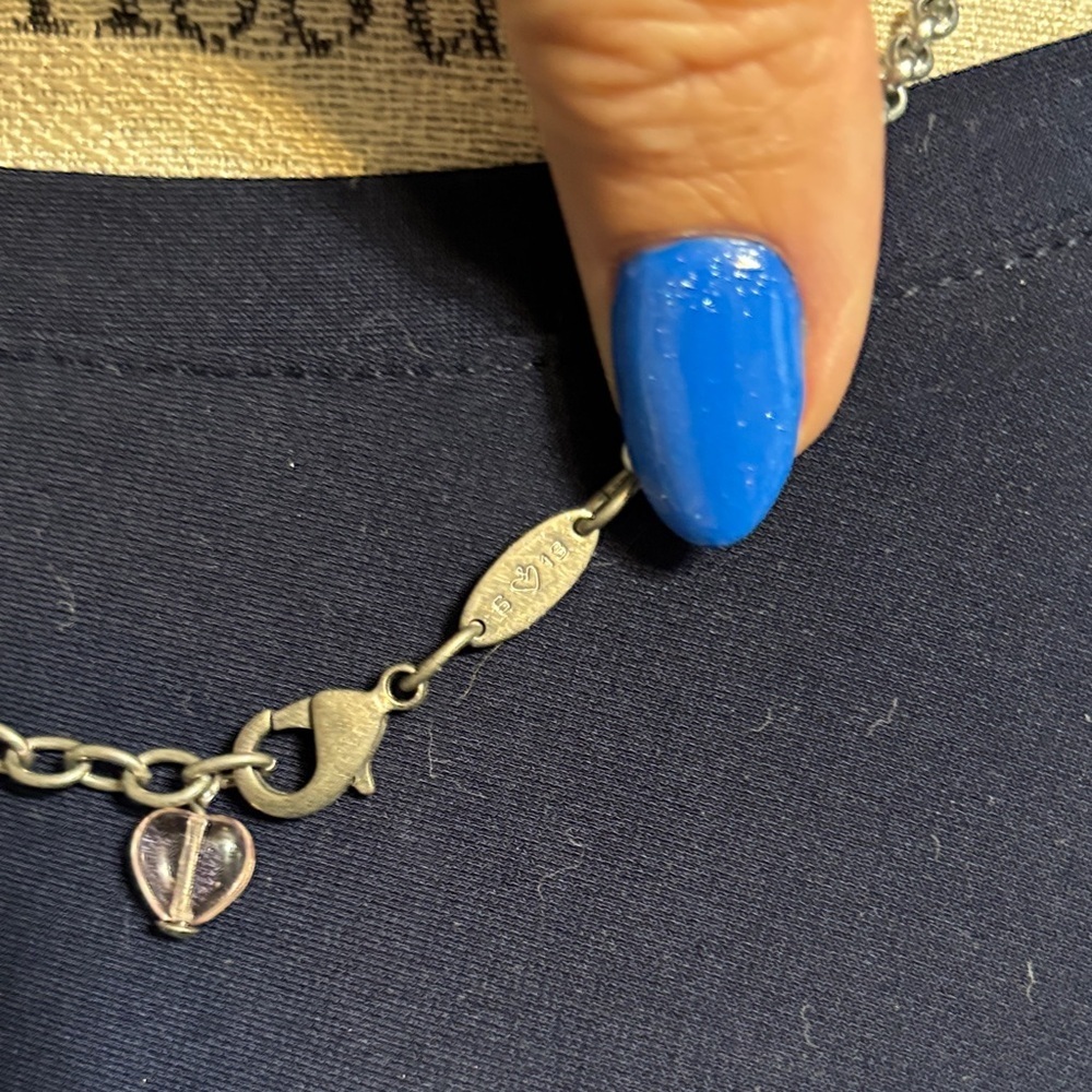 Elegant Floral Pendant Necklace - Picture 3 of 3